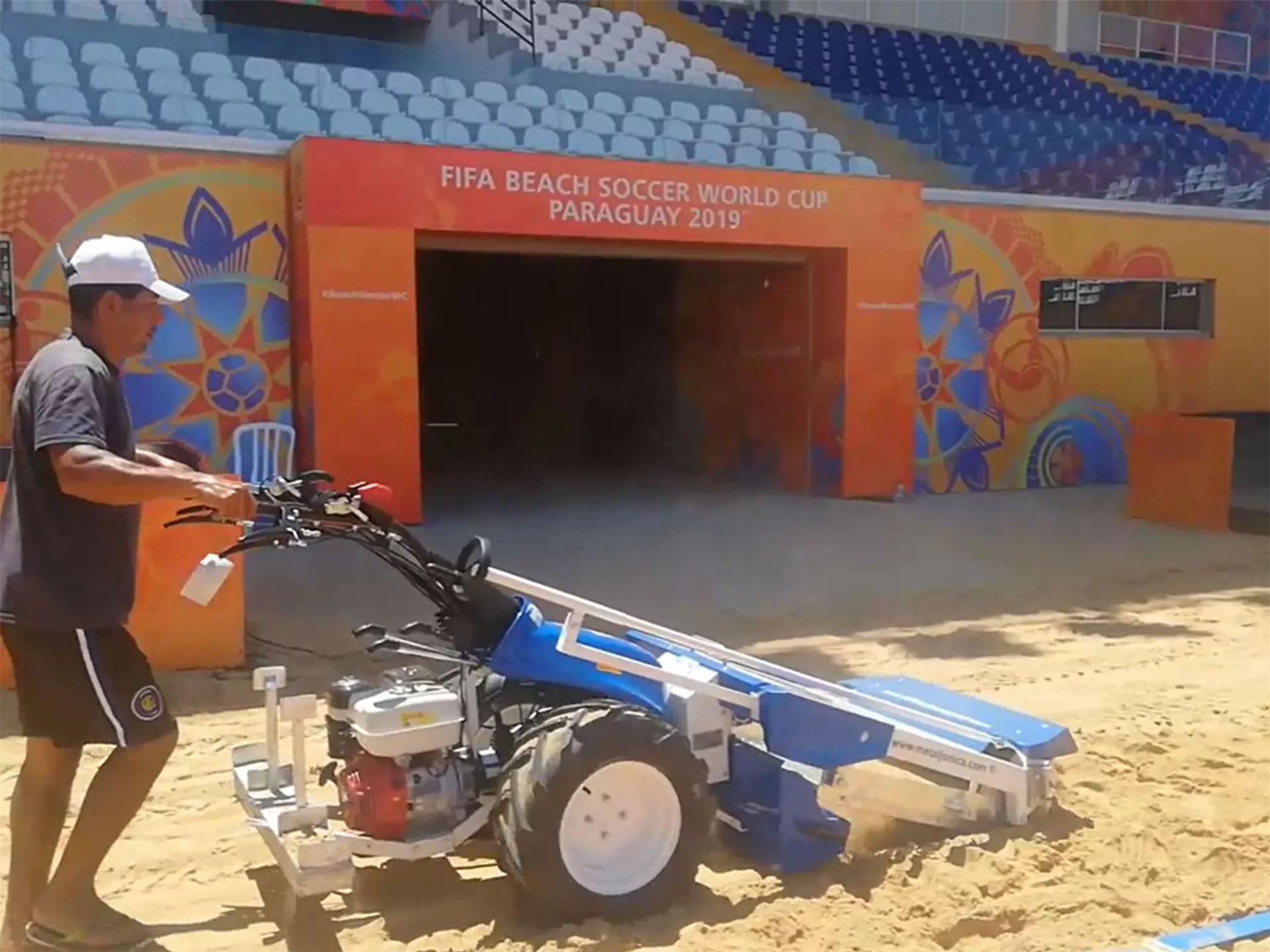 Beach Cleaning Machine Self Propelled: EcoBeach