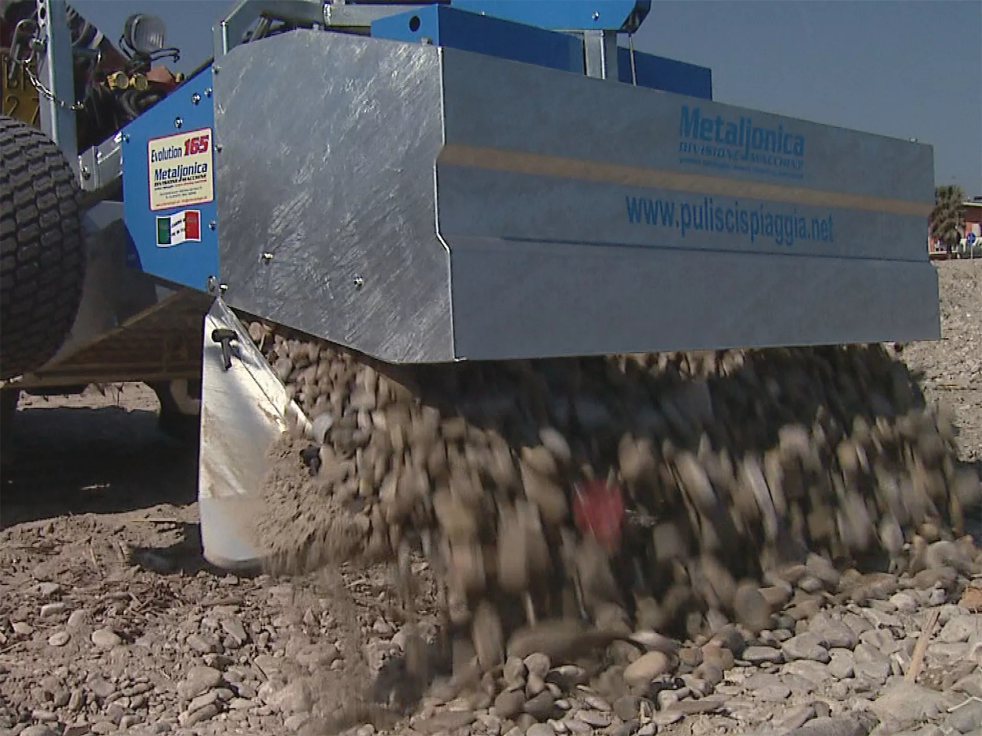 Beach Cleaning Machine Behind Tractor: Evolution 165