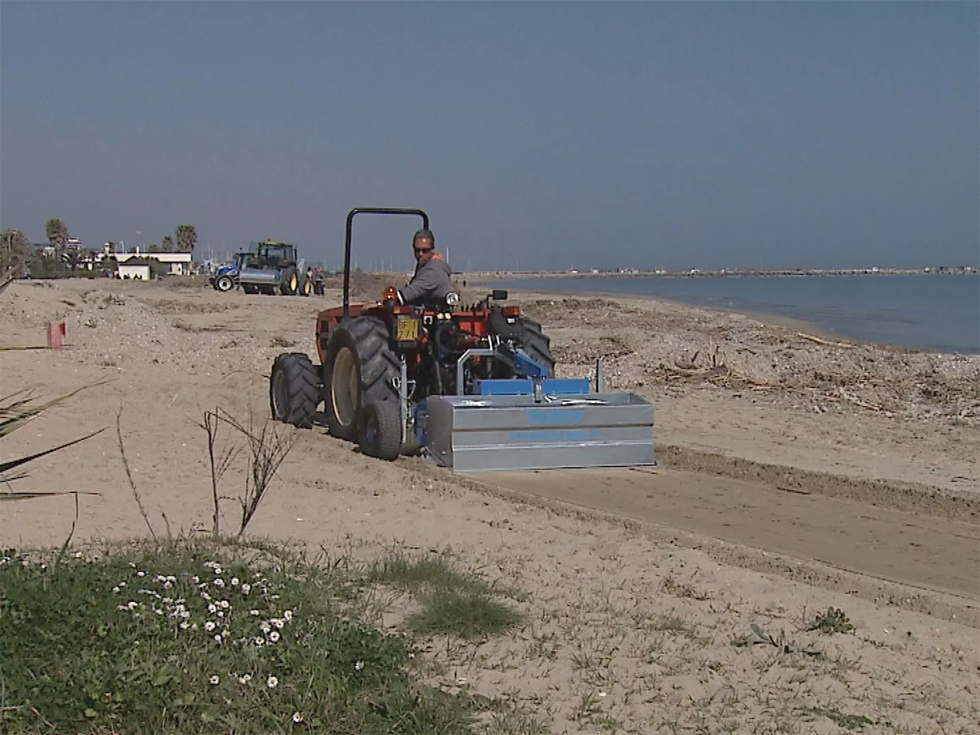 Beach Cleaning Machine Behind Tractor: Evolution 165
