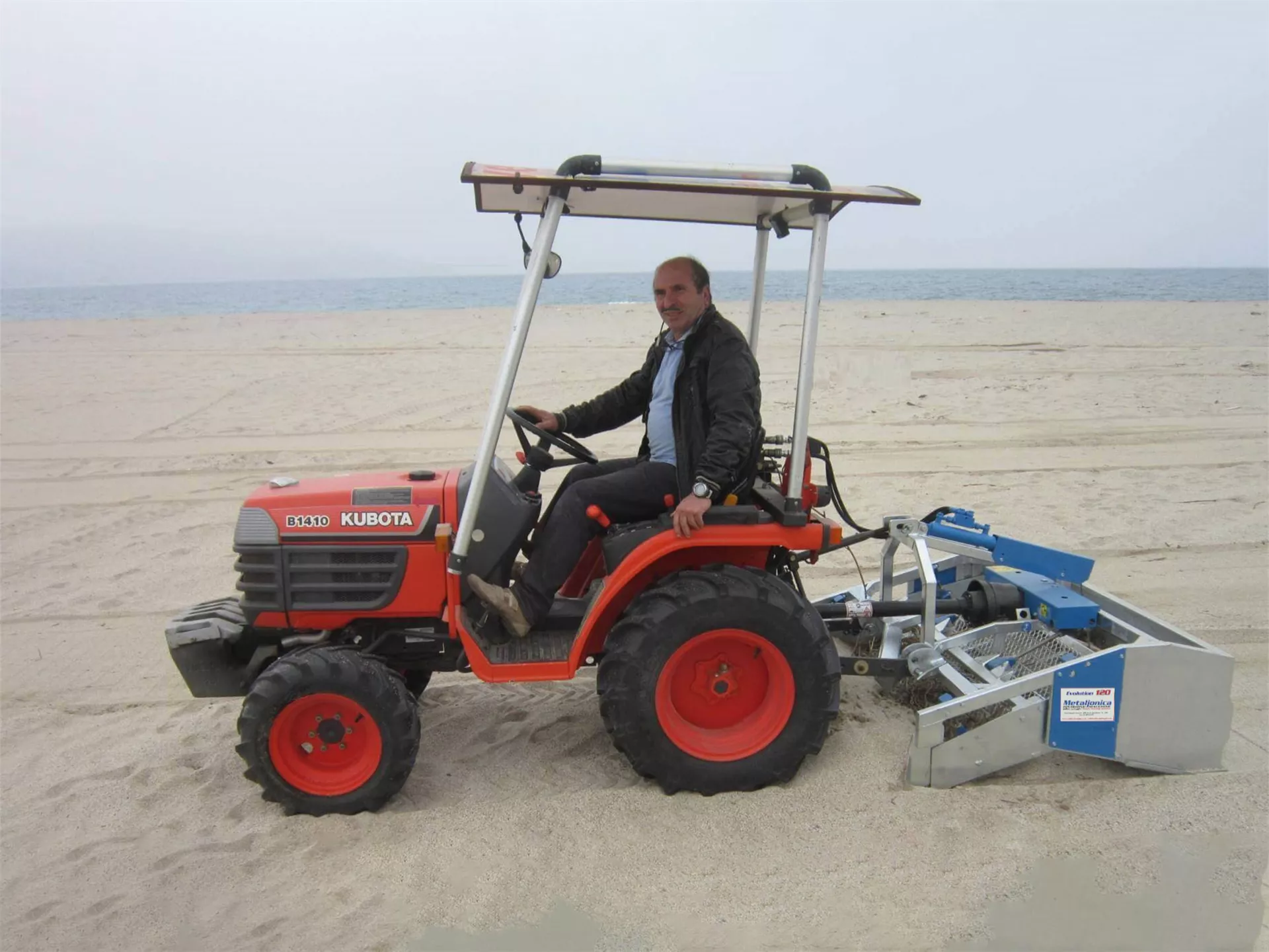 Beach Cleaning Machine Behind Tractor: Evolution 120